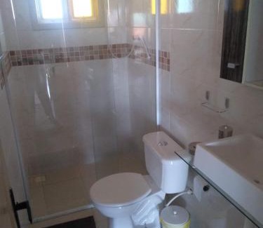 Quatro Ilhas House | Casa a 50 mt da Praia.