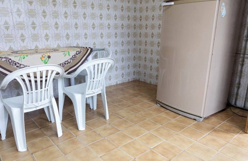 Mongagua Ski Chalet | Casa a 600m do mar com garagem e pet friendly