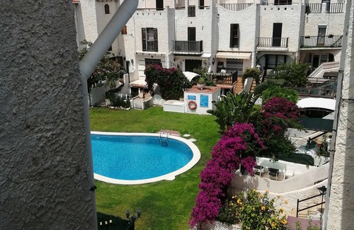 Torredembarra House | Casa Adosada con Piscina Comunitaria y Jardín a 5 Minutos en Coche de las Playas
