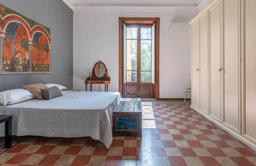 Ruggero Settimo Apartment | Casa Albanese con affreschi by Wonderful Italy