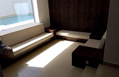 Guadalupe House | Casa alberca cerca de todo. zona pastora. cochera