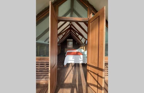Yucatan Peninsula Ski Chalet | Casa Alegra, Chalet de Madera y Jacuzzi