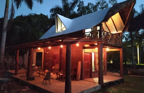 Yucatan Peninsula Ski Chalet | Casa Alegra, Chalet de Madera y Jacuzzi