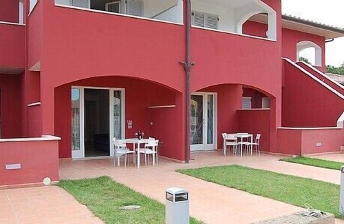 Puntone House | Casa Aliade D, fully refundable with voucher*: A welcoming apartment that is part of a villa surrounded by the greenery.