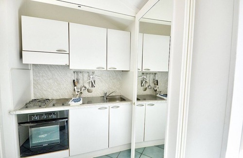 Minori House | Casa Alloro D: A welcoming studio apartment located in the center of Minori and a few meters from the sea.
