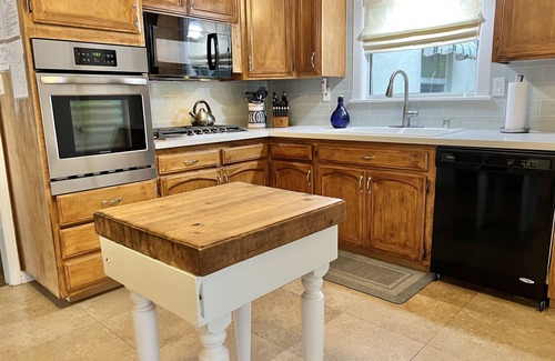 Alta Heights House | Casa Alta ~ Hot Tub ~ Near Oxbow Market & Downtown !