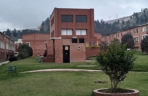 Soacha House | CASA AMOBLADA DE 3 PISOS, 2 BAÑOS, 4 HABITACIONES,