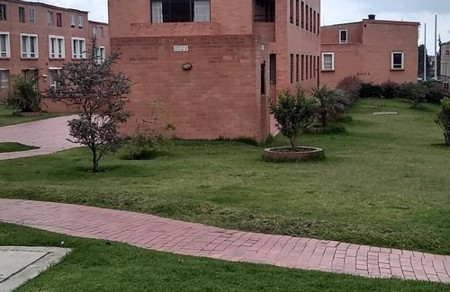 Soacha House | CASA AMOBLADA DE 3 PISOS, 2 BAÑOS, 4 HABITACIONES,