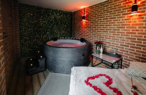 Southampton City Centre Apartment | Casa Amor - Kinky Hotel UK
