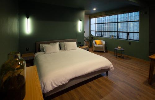 Historic Centre Apartment | Casa Ann Loft Eames