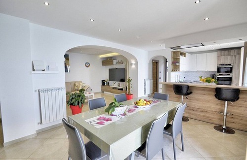 Conca dei Marini House | Casa Augia: A bright independent house which faces the sun and the sea, with Free WI-FI.