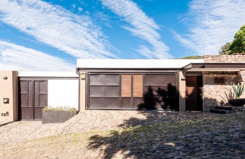 Valle de Bravo House | Casa Azul Lakeview Terrace Retreat in Avándaro