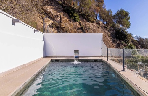Carratraca Apartment | CASA BANDERAS SPA-BEDROOM ISABEL HYDROMASSAGE(CAMINITO REY Y MASAJES OPTIONAL)