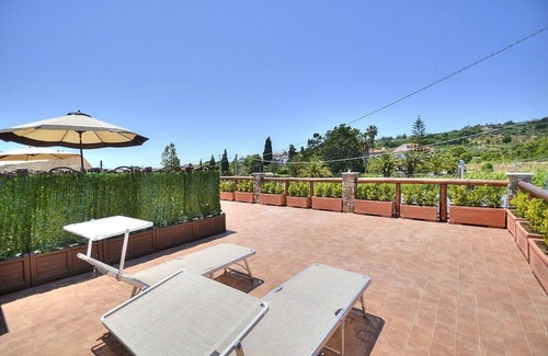 Marina di Casal Velino House | Casa Biancolilla B: A welcoming apartment situated at a short distance from the beach, with Free WI-FI.