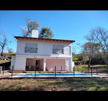 Villa Rumipal House | Casa Blanca