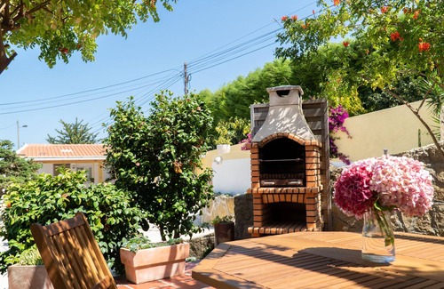 Almocageme Apartment | Casa Bolacha - spacious studio with private terrace