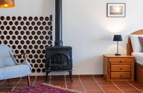 Almocageme Apartment | Casa Bolacha - spacious studio with private terrace