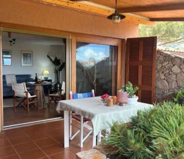 Villaggio Piras House | Casa Bougainvillea
