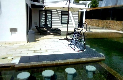 Girardot House | Casa Campestre con Piscina Privada en el Condominio Campestre el Peñon