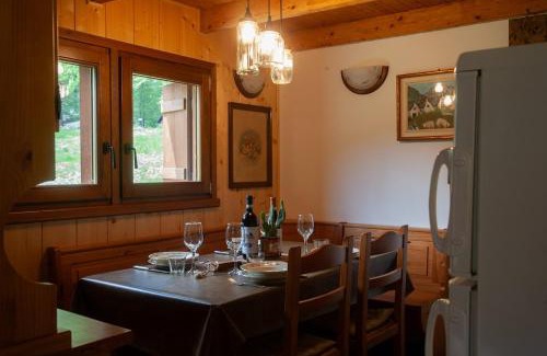 Cantone Ski Chalet | Casa Cantone Devero-baita storica con balcone e giardino, posizione comoda e soleggiata- spazio biciclette