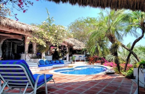 Playas House | Casa Capuey. Beautiful beachfront property, great view overlooking the pacific.