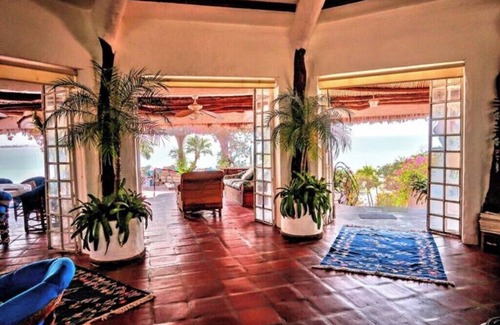 Playas House | Casa Capuey. Beautiful beachfront property, great view overlooking the pacific.