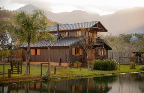 Praia Grande House | Casa Celeiro