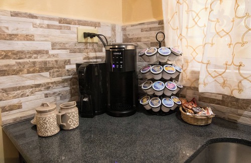 Chaguanas Apartment | Casa Cicada Sleeps 4 with Balcony