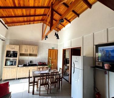 Praia da Armacao do Itapocoroi House | CASA CLIMATIZADA COM HIDROMASSAGEM PRÓXIMO BETO CARRERO E PRAIAS - Casa 2 DuMar Hospedagem