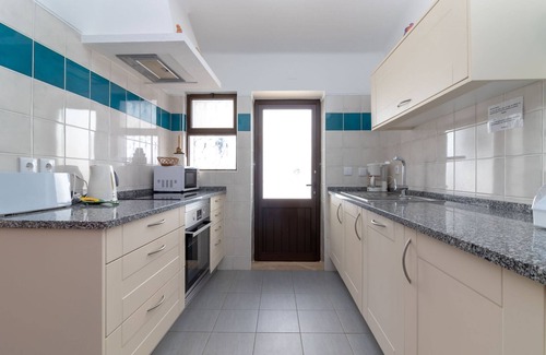 Mato Serrao Villa | Casa Colina Azul - Private swimming pool, walking distance to Carvoeiro centre & beach