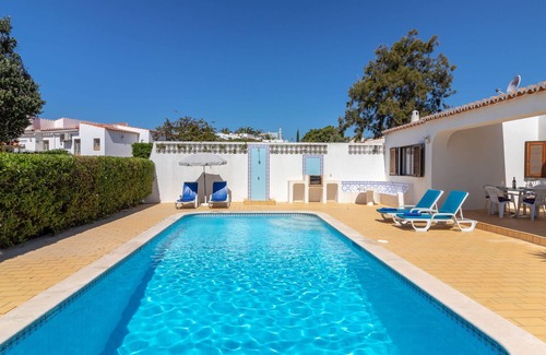 Mato Serrao Villa | Casa Colina Azul - Private swimming pool, walking distance to Carvoeiro centre & beach