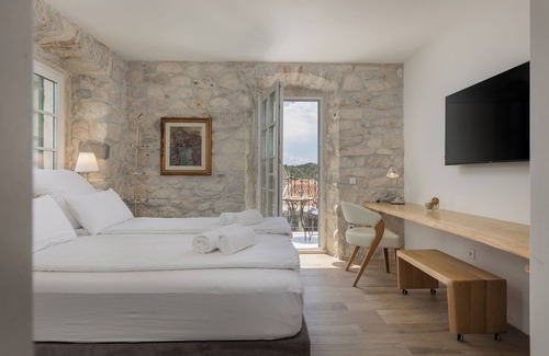 Bidol Bed & Breakfast | Casa Columba - 4 Star Design Boutique Hotel - James Cook Luxury Room