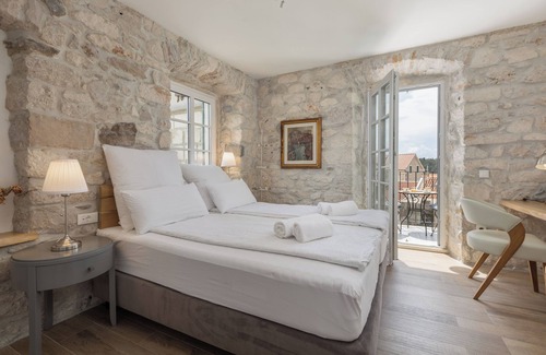 Bidol Bed & Breakfast | Casa Columba - 4 Star Design Boutique Hotel - James Cook Luxury Room