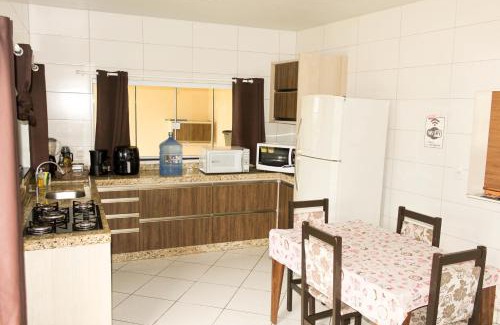 Vila Nova House | Casa com ar condicionado a 350 mt da Praia da Vila, Imbituba internacional ar cond