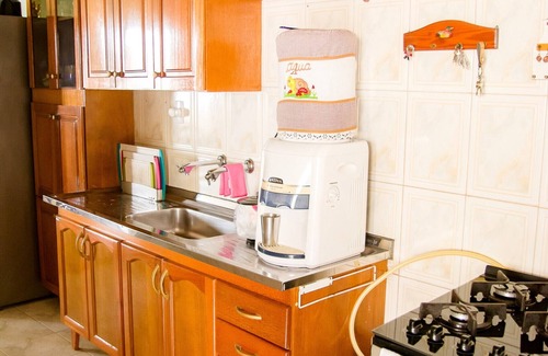 Centro House | Casa com Wifi e piscina no centro de Caraguatatuba