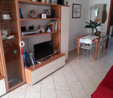 Muravera Apartment | Casa Corallo Muravera Appartamento Centralissimo due camere letto cucina e soggiorno nuovo letto matrimoniale e singoli Aria condizionata Parcheggio interno Coperto ideale x 2 o 3 moto
