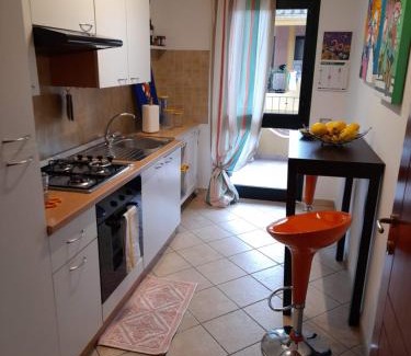 Muravera Apartment | Casa Corallo Muravera Appartamento Centralissimo due camere letto cucina e soggiorno nuovo letto matrimoniale e singoli Aria condizionata Parcheggio interno Coperto ideale x 2 o 3 moto
