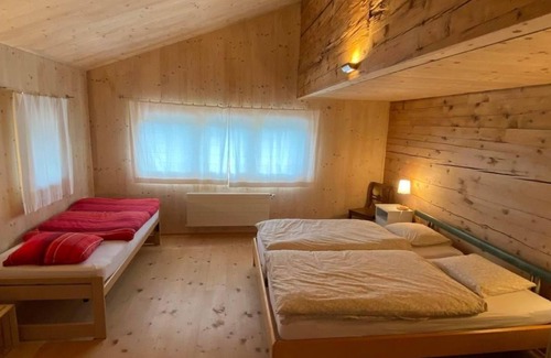 Medel Other | Casa Crest, Platta Baselgia Medels