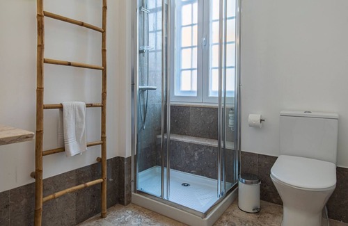 Santa Maria e Sao Miguel House | Casa da Estefânea | Room 8 | Self Check-in Online