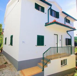 Castanheira de Pera House | Casa da Latada