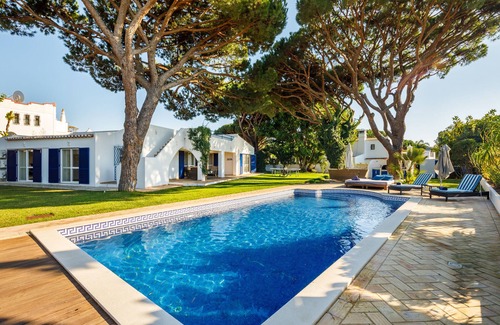 Vale do Lobo Villa | Casa da Luz