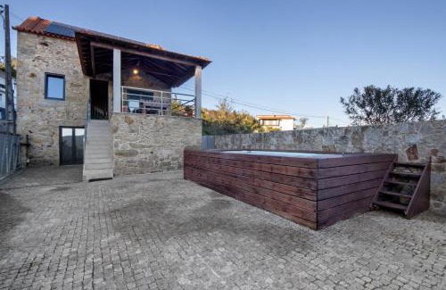 Pessegueiro do Vouga Villa | Casa de Campo com Olhar a Montanha