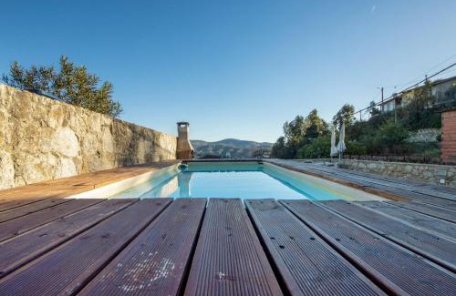 Pessegueiro do Vouga Villa | Casa de Campo com Olhar a Montanha