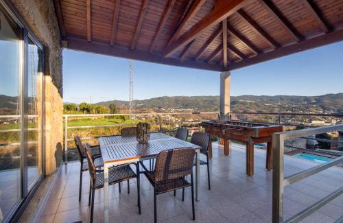 Pessegueiro do Vouga Villa | Casa de Campo com Olhar a Montanha
