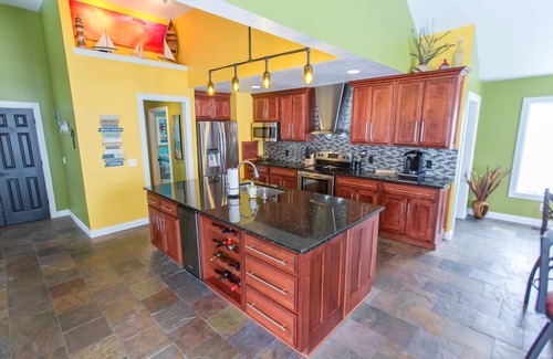 Angola House | Casa De La Musica