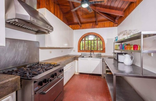 Playa Flamingo House | Casa de la Playa- Beachfront Home at Flamingo