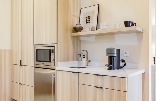 Santa Barbara Apartment | Casa De La Vina Unit 4 - Boutique Suites