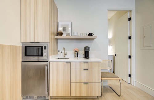 Santa Barbara Apartment | Casa De La Vina Unit 2 - Boutique Suites