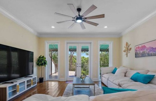 Citrus Park House | Casa de Mel Ray - Luxury Estate