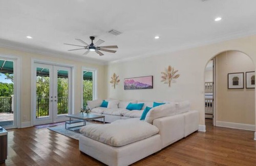 Citrus Park House | Casa de Mel Ray - Luxury Estate